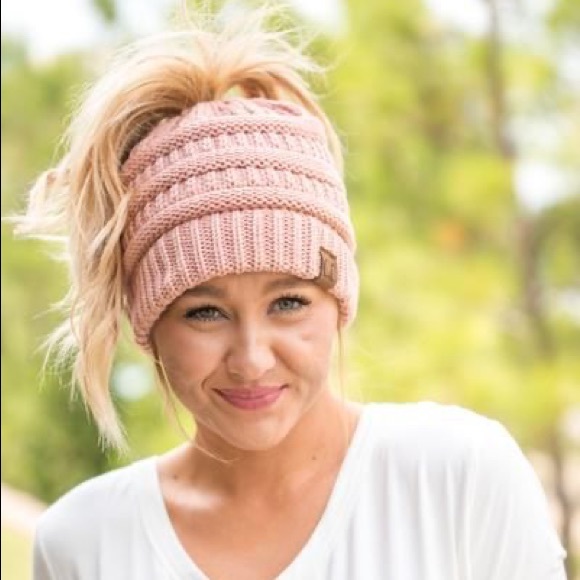 NWT C.C. Messy Bun Beanie - Picture 4 of 6